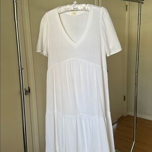 South Filly Goods (L) 100% cotton White V-Neck Maxi Dress